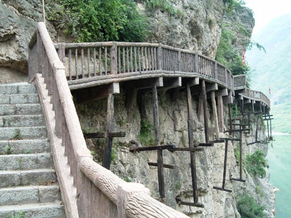 Mingyue Gorge Cliff Plank Path
